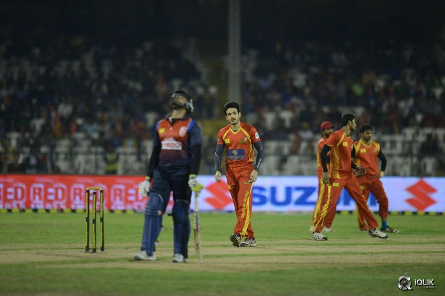 CCL-5-Telugu-Warriors-vs-Bengal-Tigers-Match-Photos